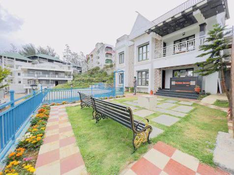 Sky Blue Resort Утакаманд Экстерьер фото